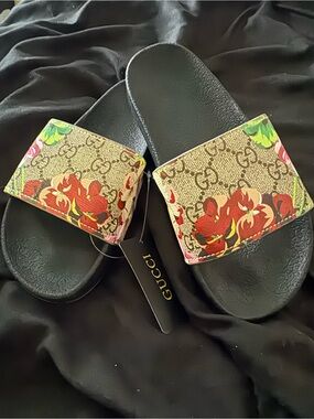 GG Floral GG Canvas Slide Sandals - Black with Multicolor Floral